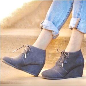 NWOT Toms Kala Suede Wedge Boots in Size 9.5